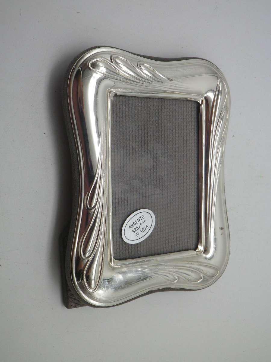 Hallmarked Sterling Silver Standing Photo frame. 13x10cm