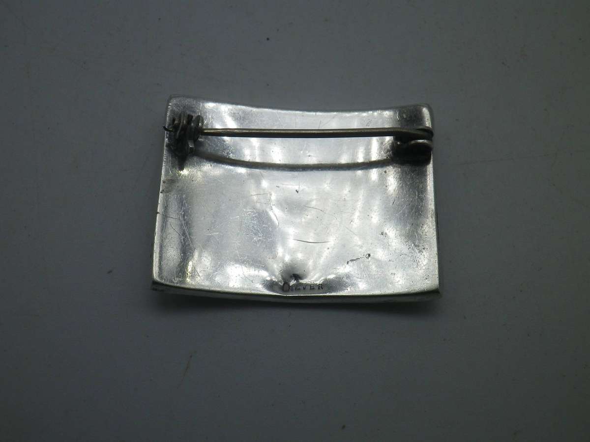 Vintage Sterling Silver Naive 'Archer' theme brooch. 3.5x2.5cm 7.33g