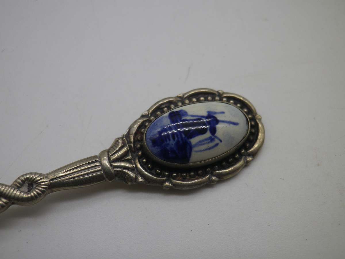Vintage EPNS spoons with BLUE DELFT Ceramic Windmill inset. Cyrano, Made in Holland. Boxed