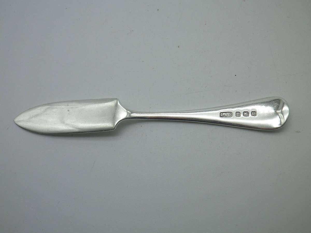 Hallmarked SILVER Pate Knife. Birmingham 1902 Levi & Salaman. 9.12 g.  10cm