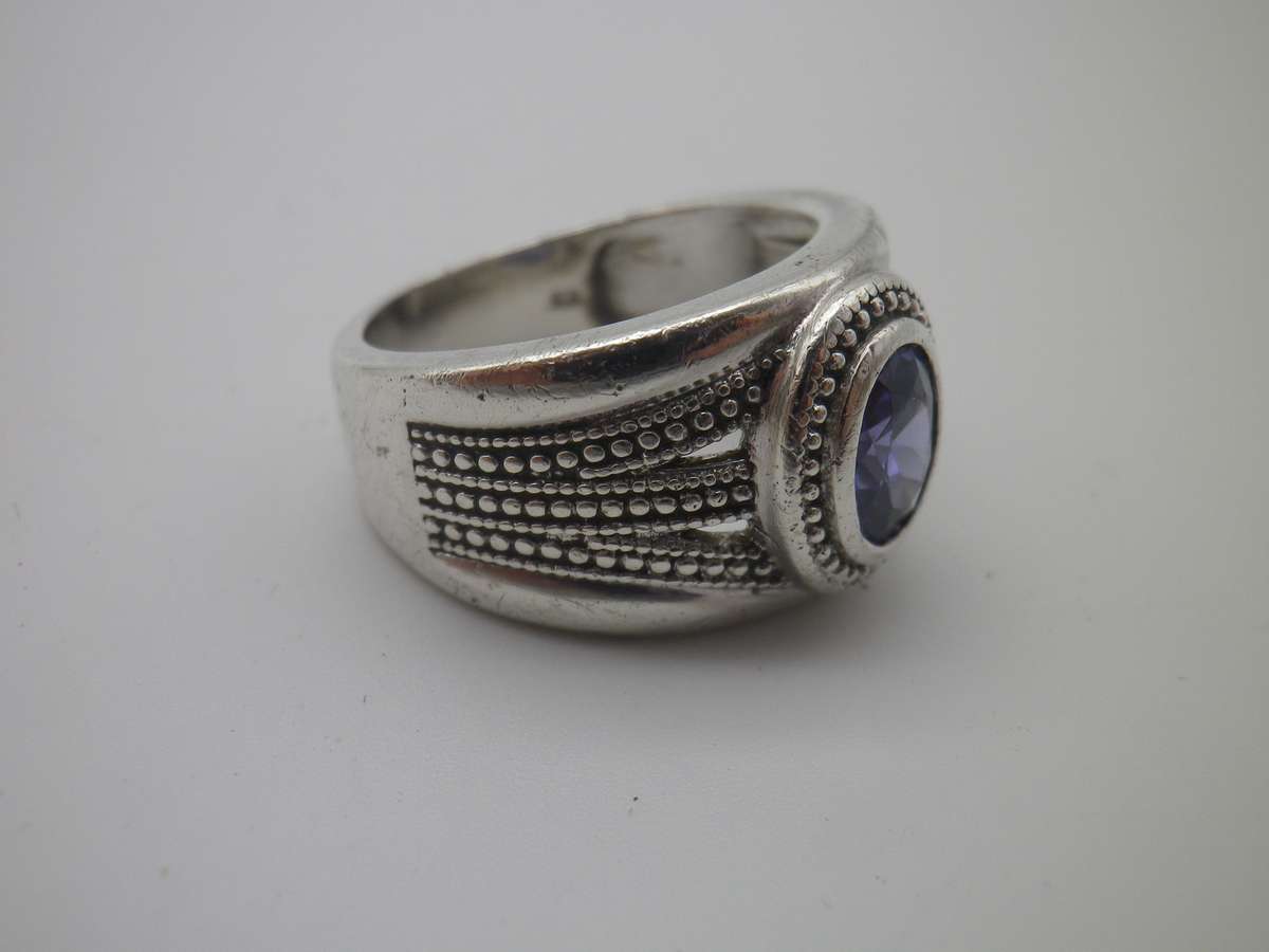 Beautiful Vintage Sterling Silver & Blue stone- likely Tanzanite Ring. Size O 1/2. 7.23 grams