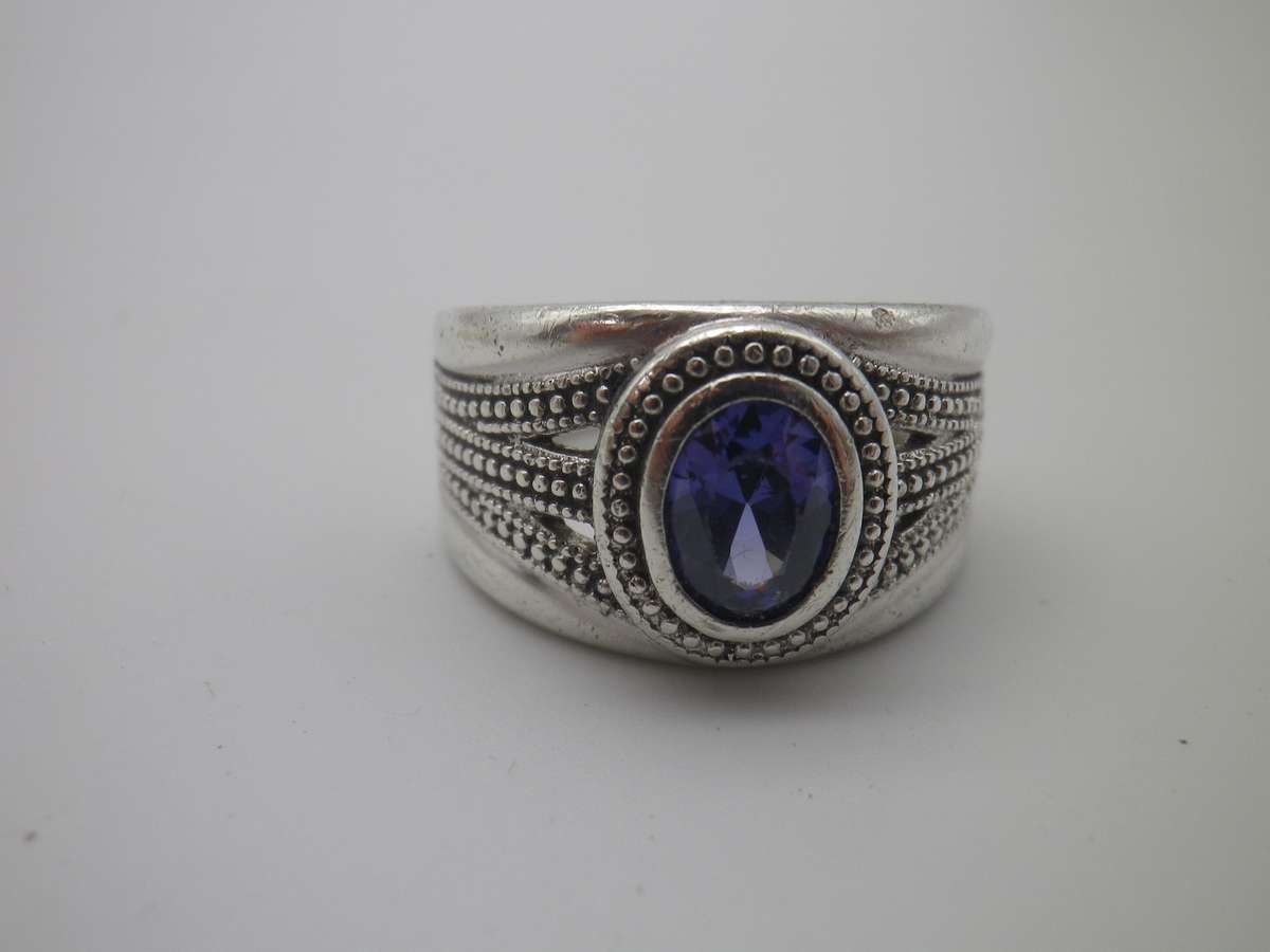 Beautiful Vintage Sterling Silver & Blue stone- likely Tanzanite Ring. Size O 1/2. 7.23 grams