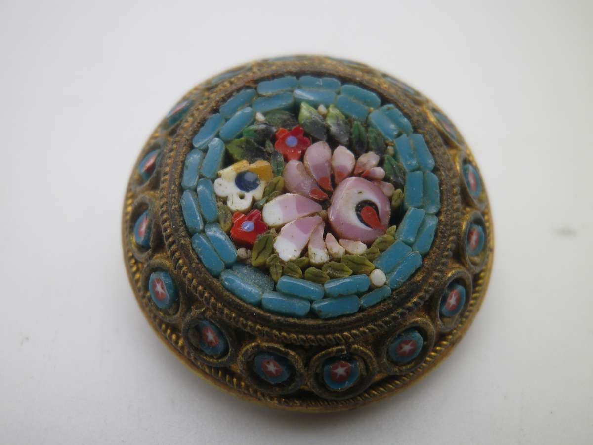 Dainty MICRO MOSAIC brooch made in Italy. Gold tone metal. 2cm