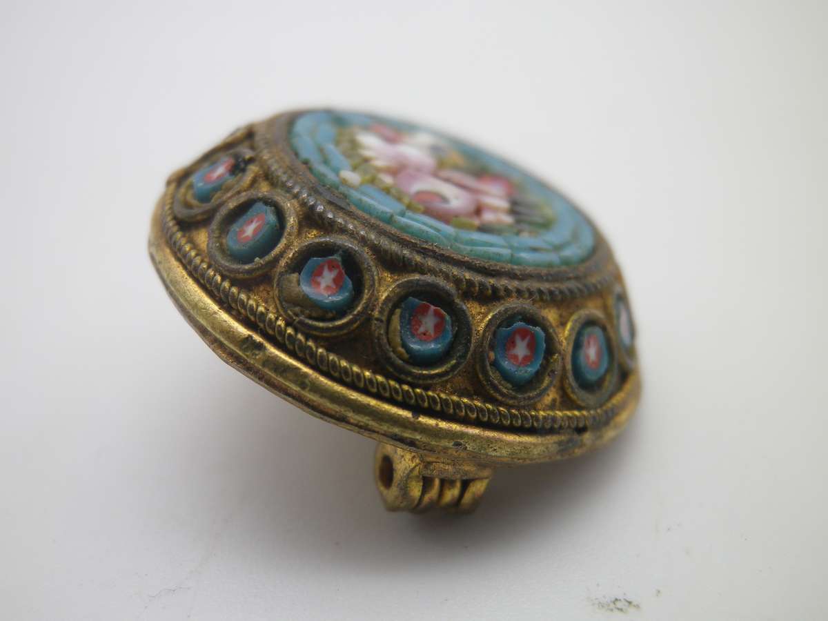 Dainty MICRO MOSAIC brooch made in Italy. Gold tone metal. 2cm