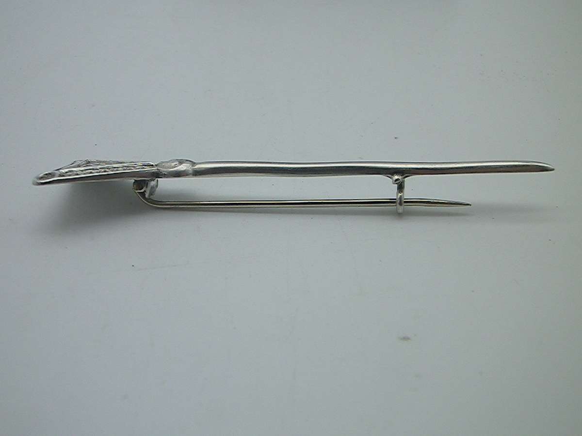Hallmarked Sterling Silver CELTIC Kilt pin or brooch. Birmingham 1957 7.8cm 7.5g