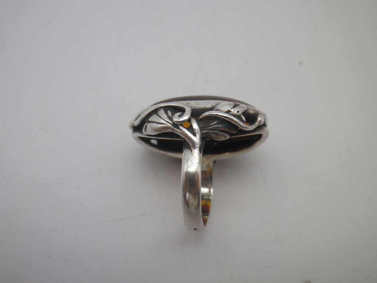 Beautiful Vintage Sterling Silver & BALTIC AMBER RING. Size k 1/4. 6.57 grams