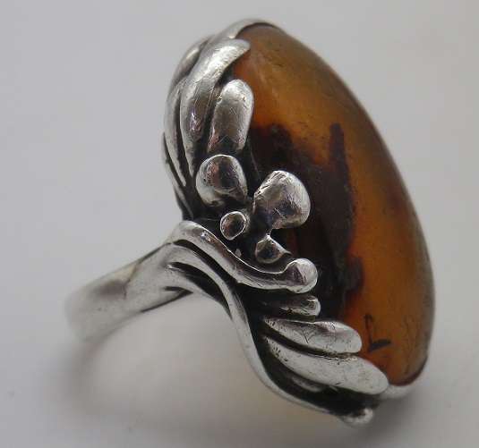 Beautiful Vintage Sterling Silver & BALTIC AMBER RING. Size k 1/4. 6.57 grams