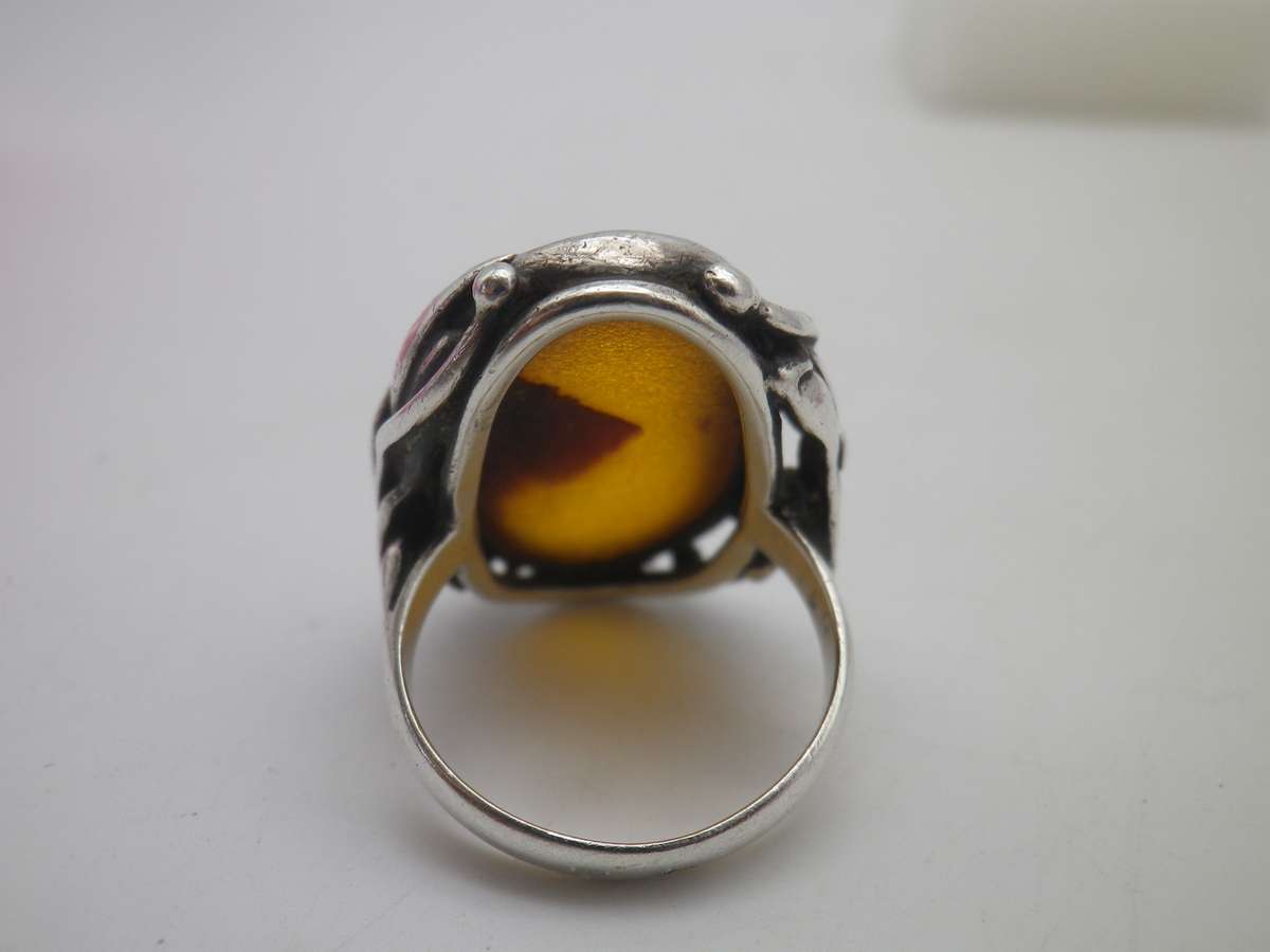Beautiful Vintage Sterling Silver & BALTIC AMBER RING. Size k 1/4. 6.57 grams