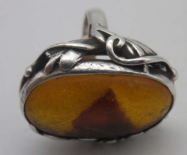 Beautiful Vintage Sterling Silver & BALTIC AMBER RING. Size k 1/4. 6.57 grams