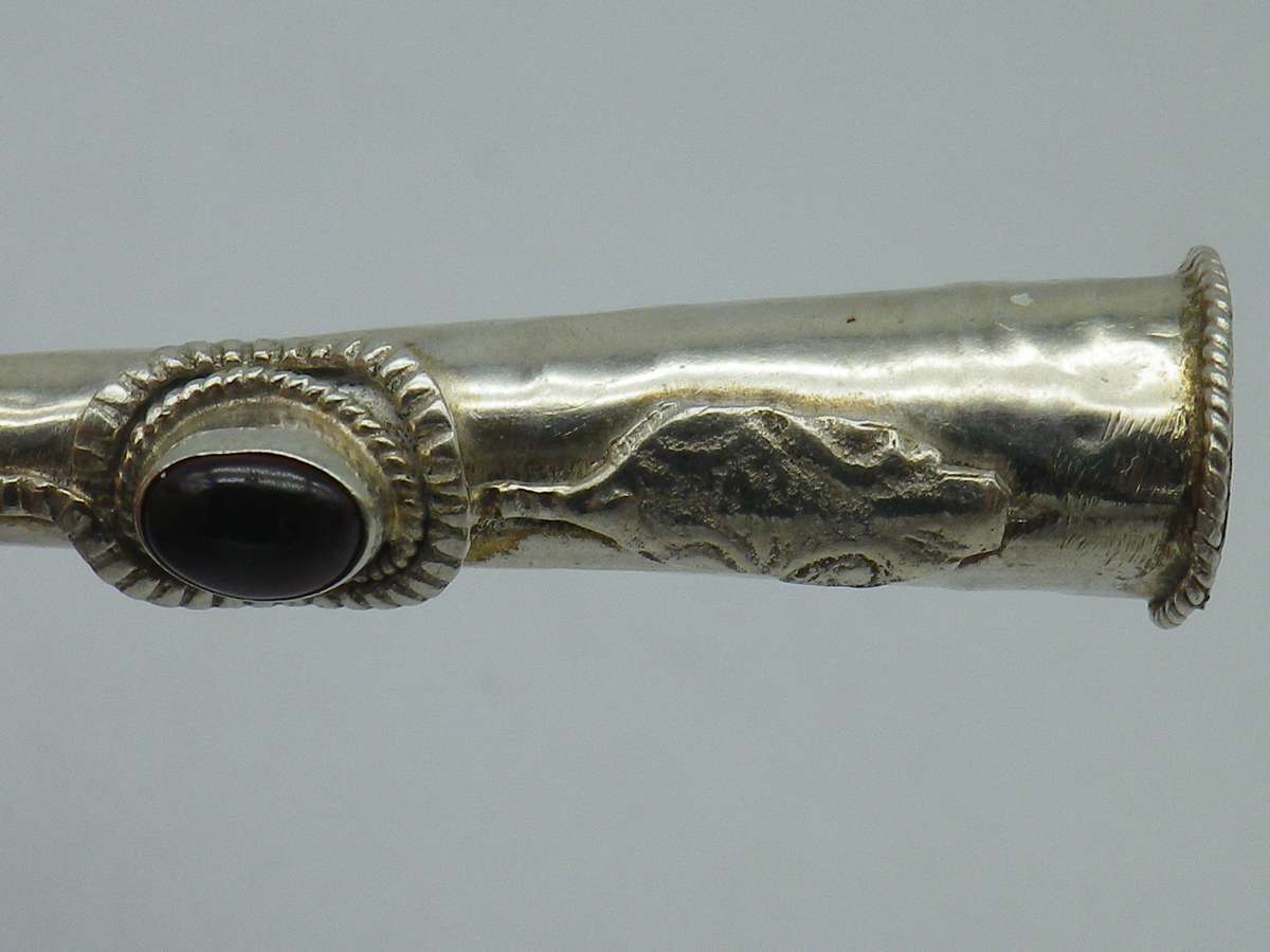 Vintage Sterling Silver Cigarette Holder with garnet inset. 5.5cm long