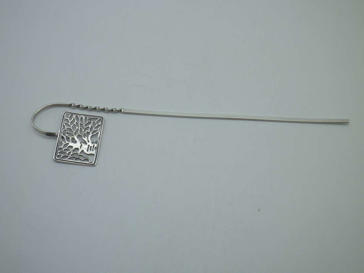 Sterling Silver Bookmark.  14.5cm long. 5.40g