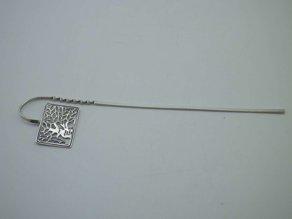 Sterling Silver Bookmark.  14.5cm long. 5.40g