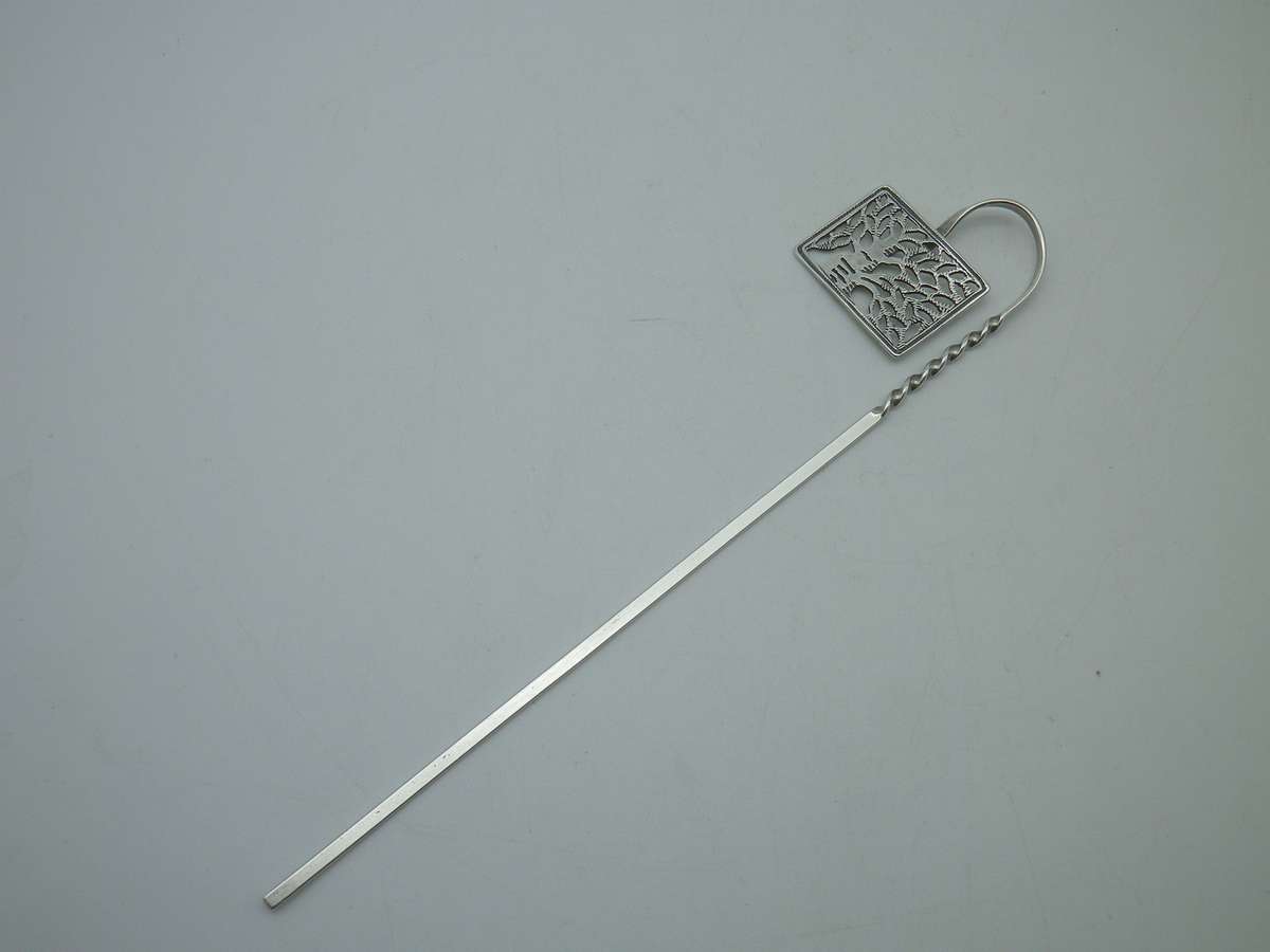 Sterling Silver Bookmark.  14.5cm long. 5.40g