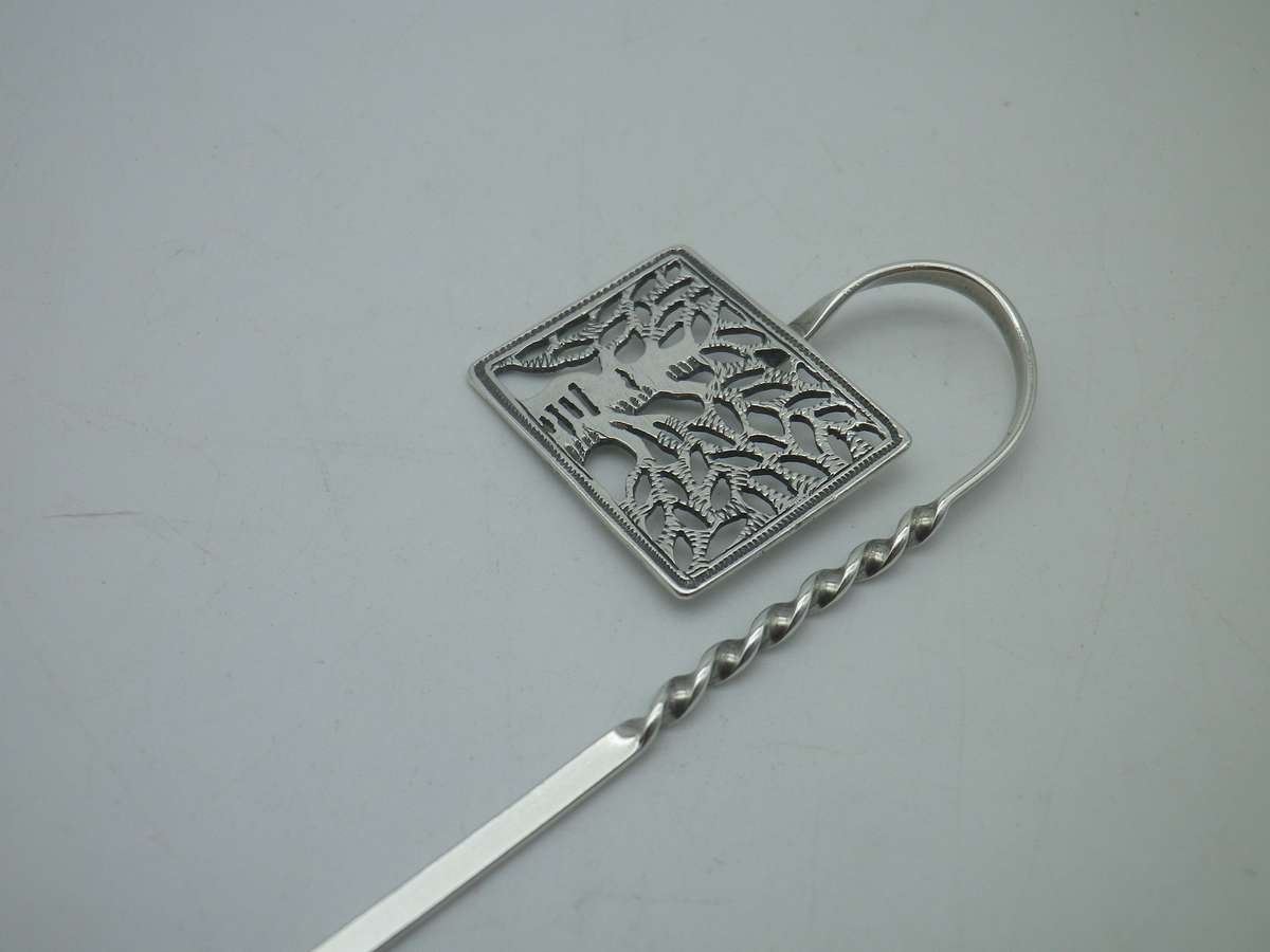 Sterling Silver Bookmark.  14.5cm long. 5.40g
