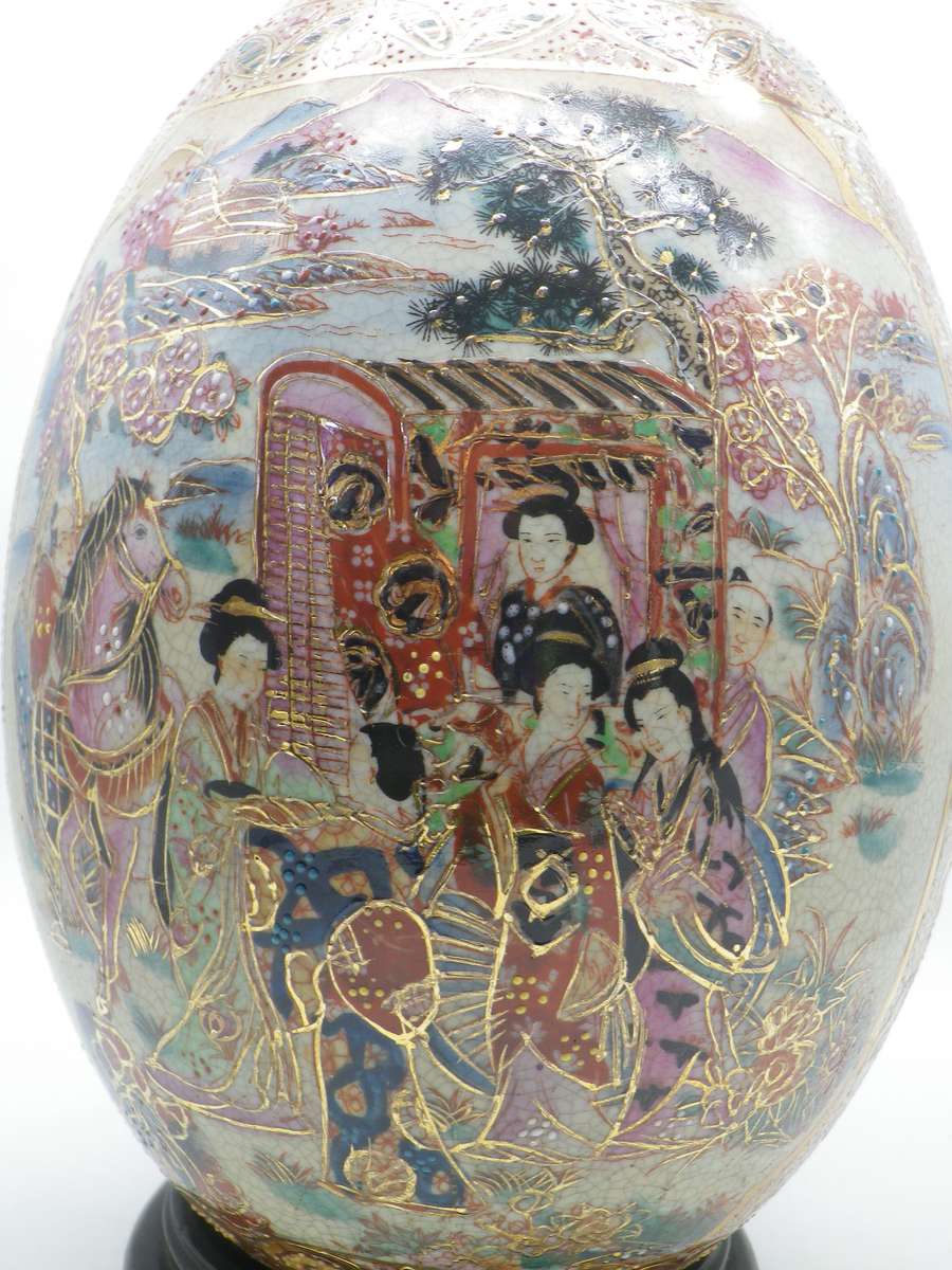 Vintage Satsuma Japan LARGE Hand Painted egg with Geishas & Samurai on Rosewood stand. Signed. 21cm