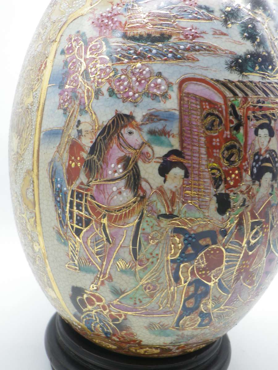 Vintage Satsuma Japan LARGE Hand Painted egg with Geishas & Samurai on Rosewood stand. Signed. 21cm