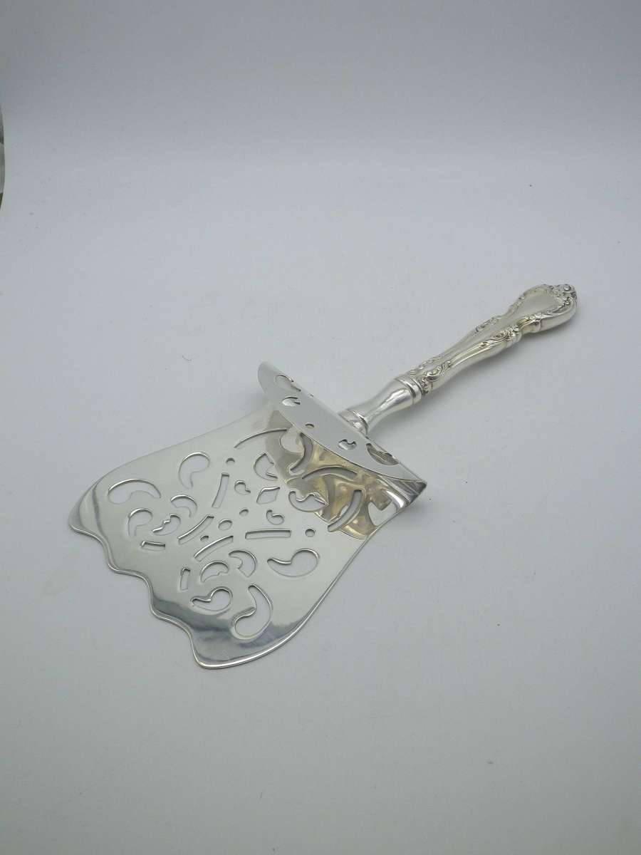 Vintage ASPARAGUS Lifter with ornate silver handle. 23.5cm Beautiful!