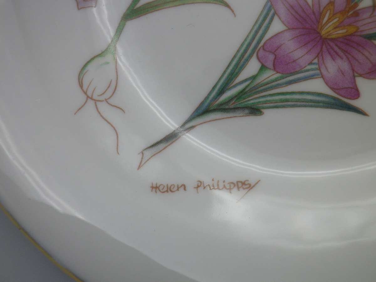 Butterflies & Flowers! Beautiful Pair round fine bone china pin dishes. Royal Kendal, England 12.5cm