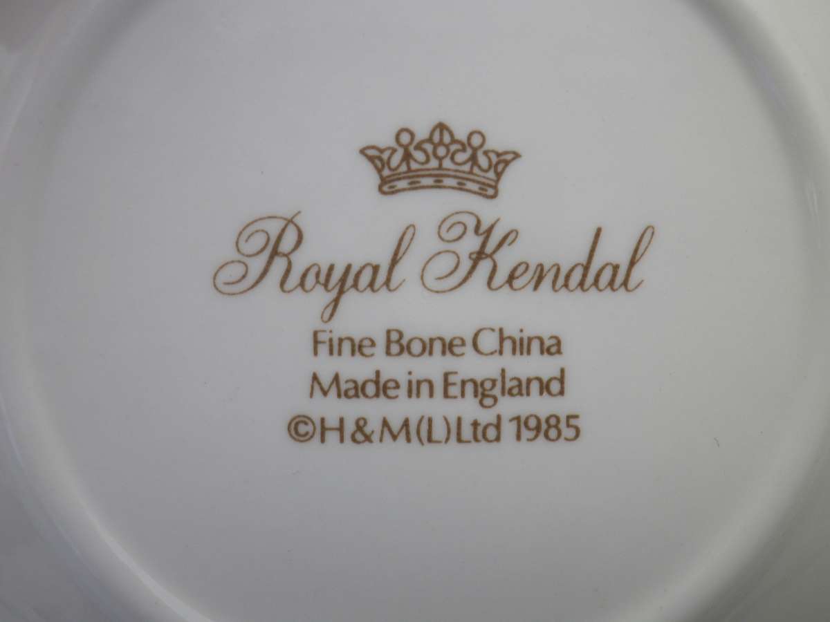 Butterflies & Flowers! Beautiful Pair round fine bone china pin dishes. Royal Kendal, England 12.5cm