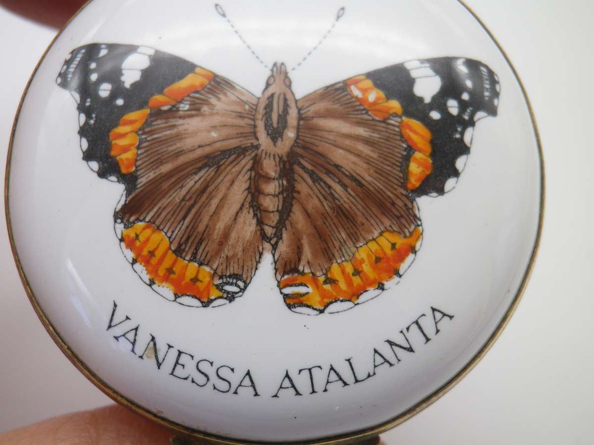 Beautiful 'Vanessa Atalanta' BUTTERFLY ROUND LIDDED CERAMIC PILL POT.   Crummles Co Ltd, England