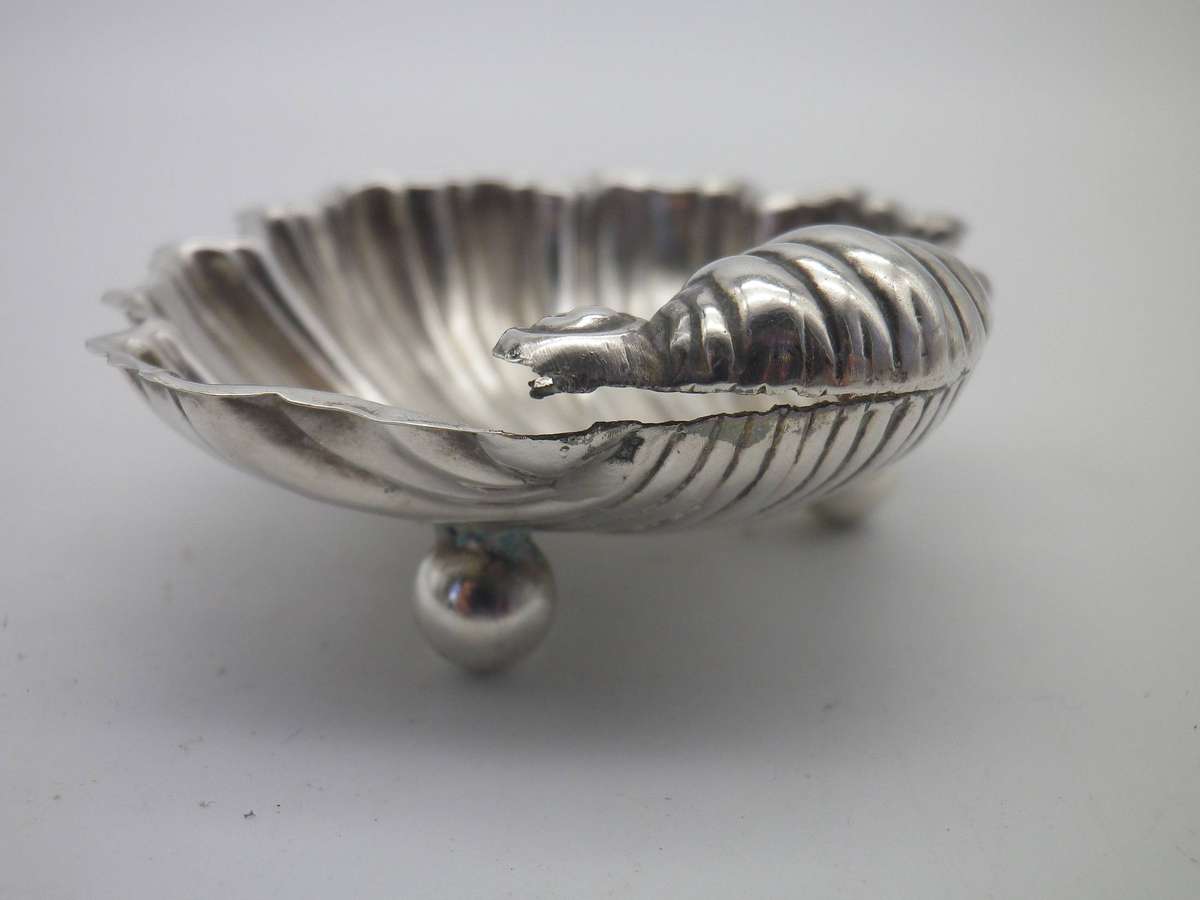 Antique Hallmarked Silver Small Shell dish. Birmingham, 1902. William Aitken. 10.61g