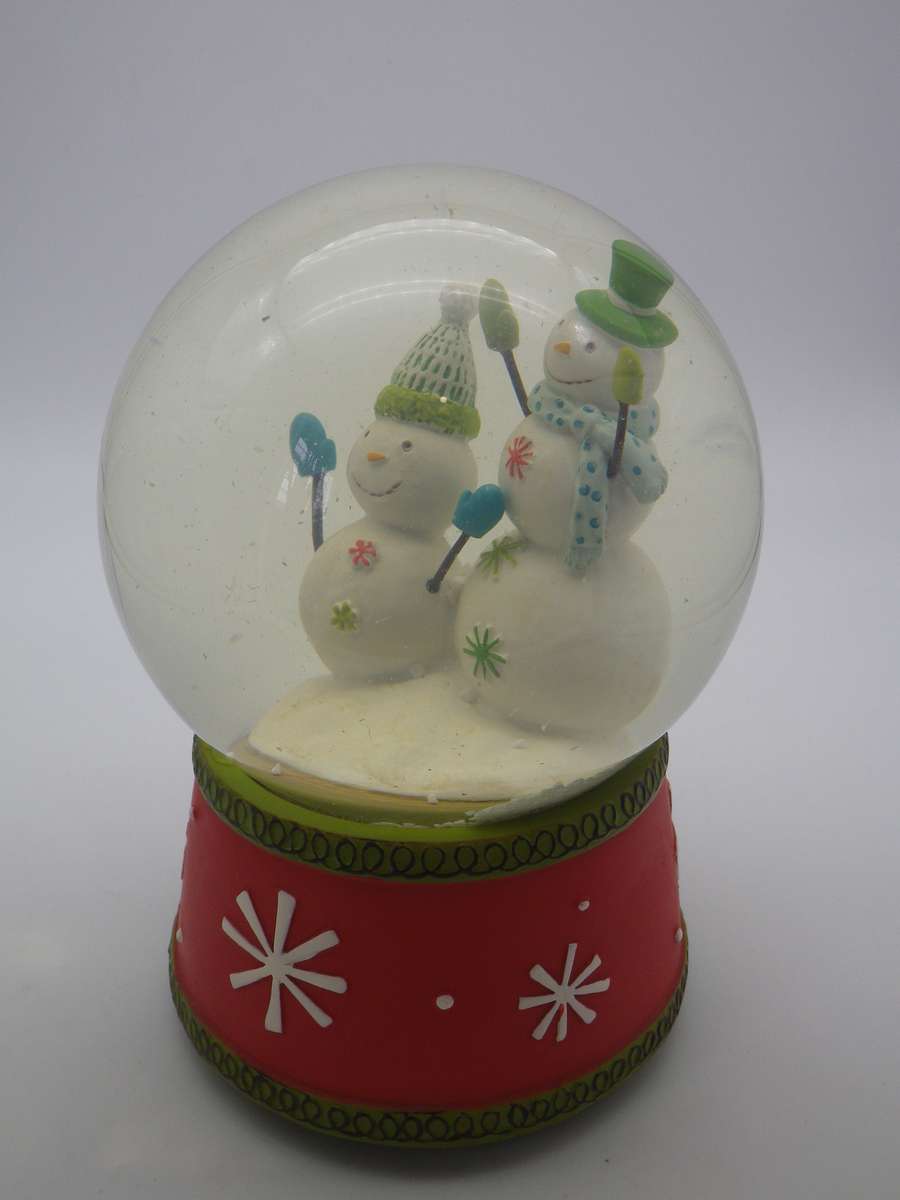 Glass - Large Musical CHRISTMAS Vintage Snow Globe. Plays "We wish you ...