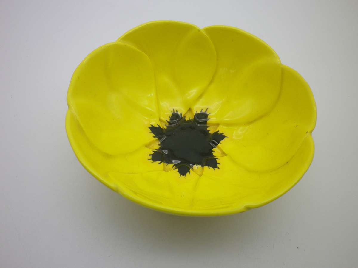 Cute Mustardseed and Moonshine small SUNFLOWER BOWL.