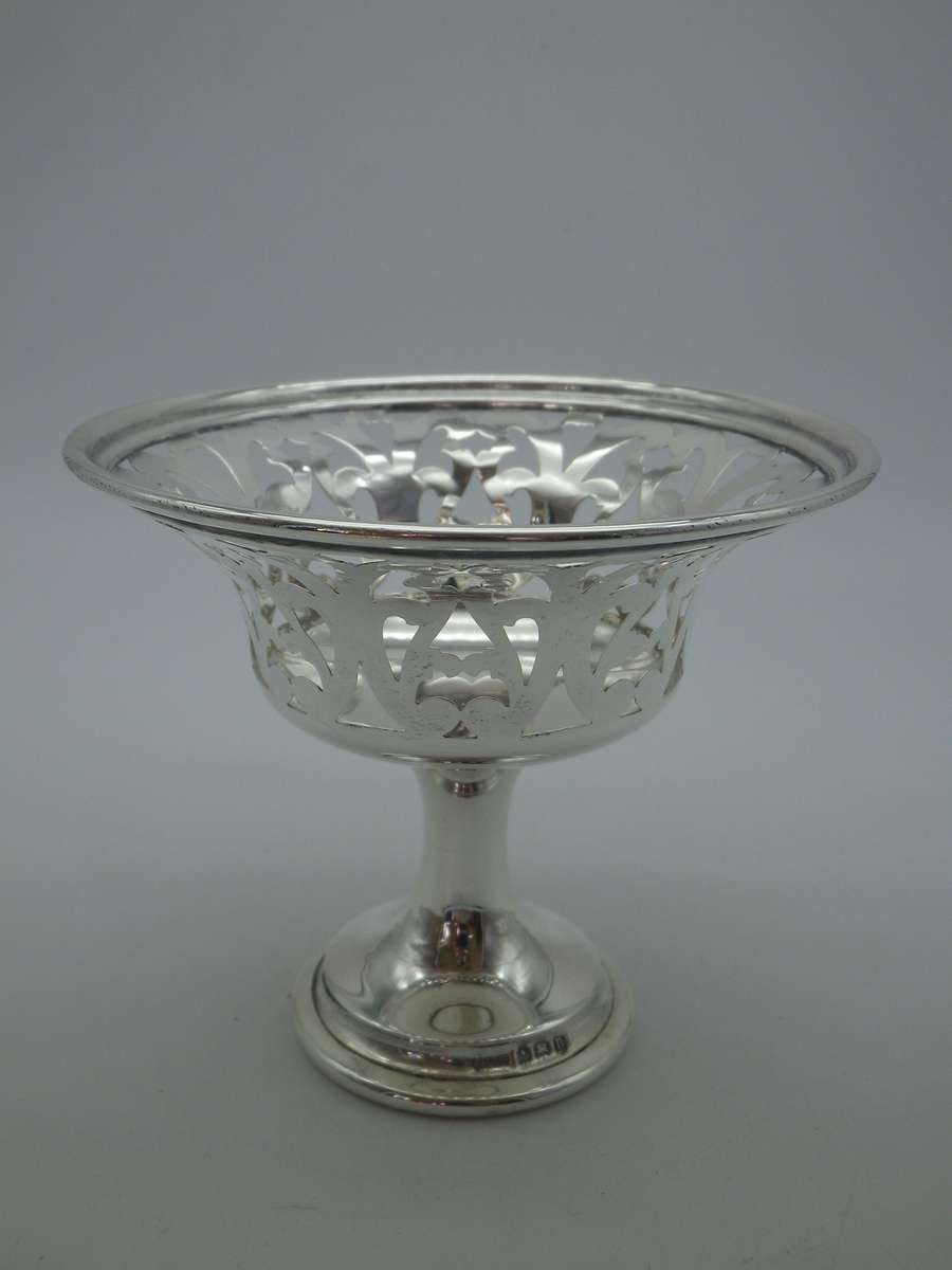 Edwardian Hallmarked Silver Pedestal Tazza sweet dish. Birmingham, 1912 FH Adams Ltd 9cm 51.5g