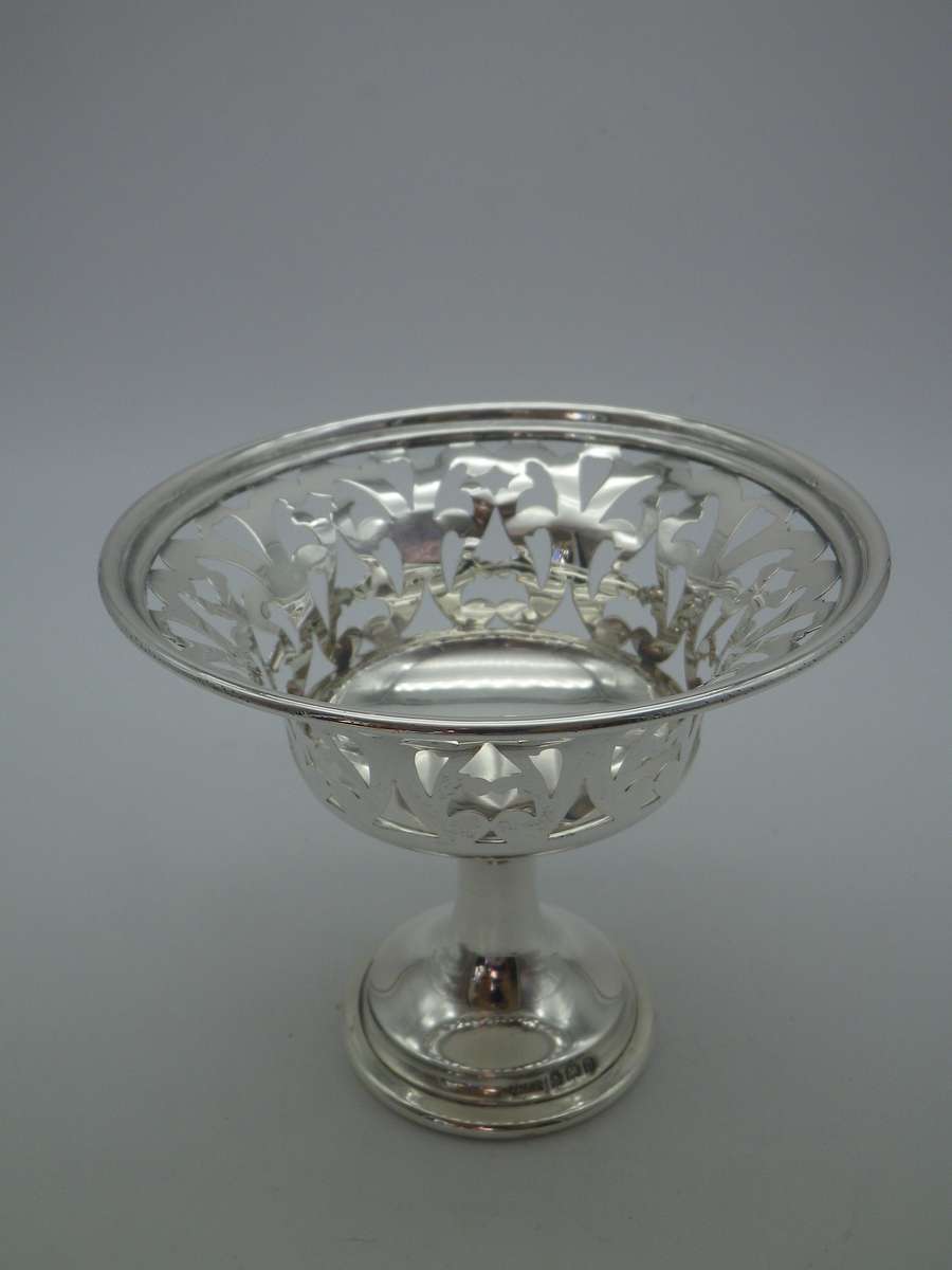 Edwardian Hallmarked Silver Pedestal Tazza sweet dish. Birmingham, 1912 FH Adams Ltd 9cm 51.5g
