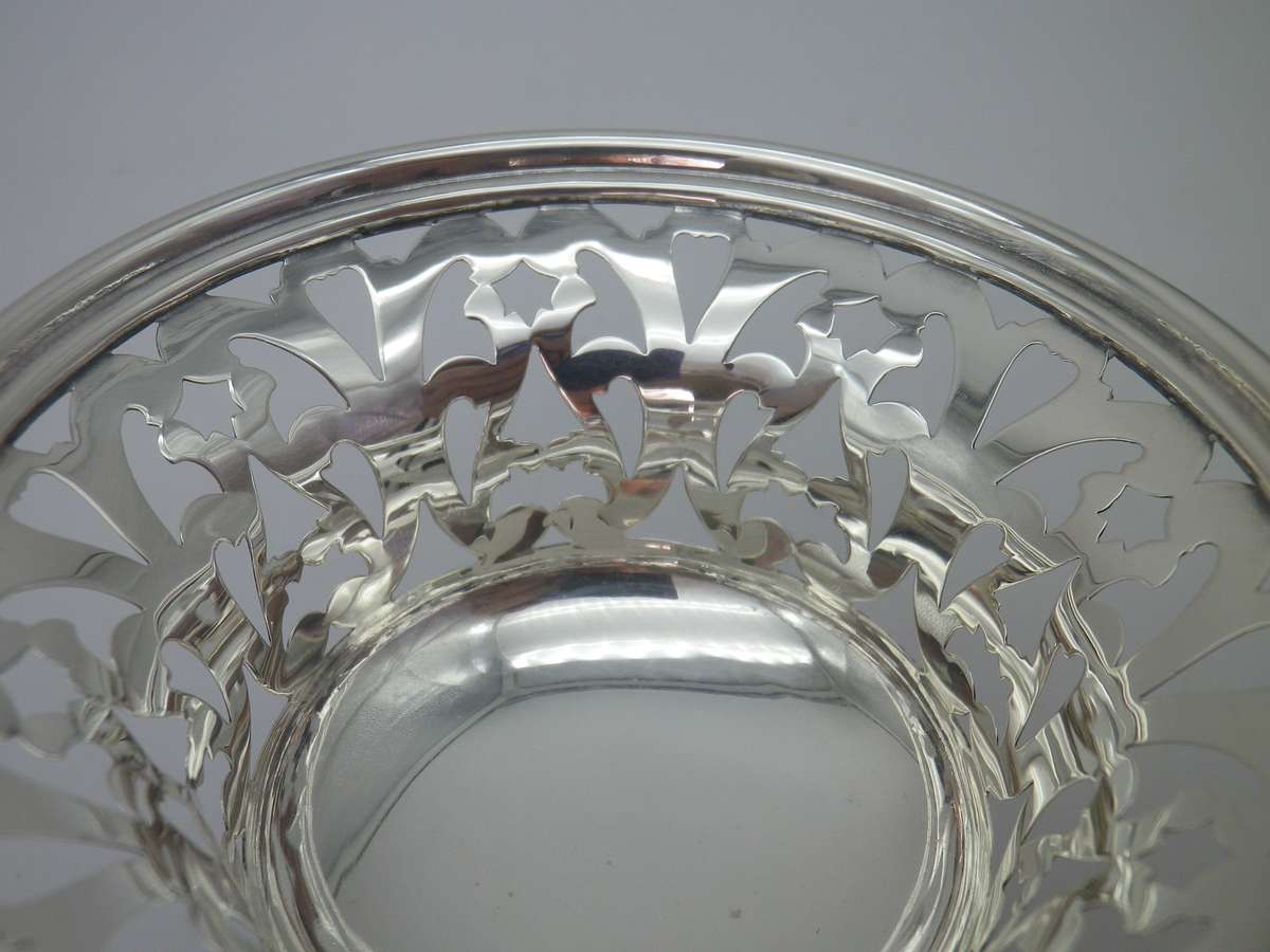 Edwardian Hallmarked Silver Pedestal Tazza sweet dish. Birmingham, 1912 FH Adams Ltd 9cm 51.5g