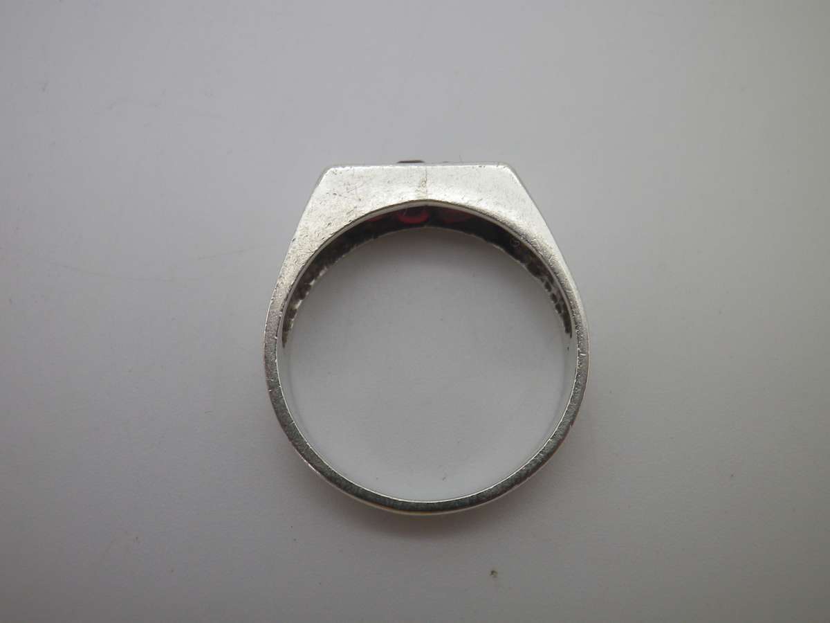 Sterling Silver wit 3 Garnet beads Vintage Spinner Ring. Size: P. 3.08 grams