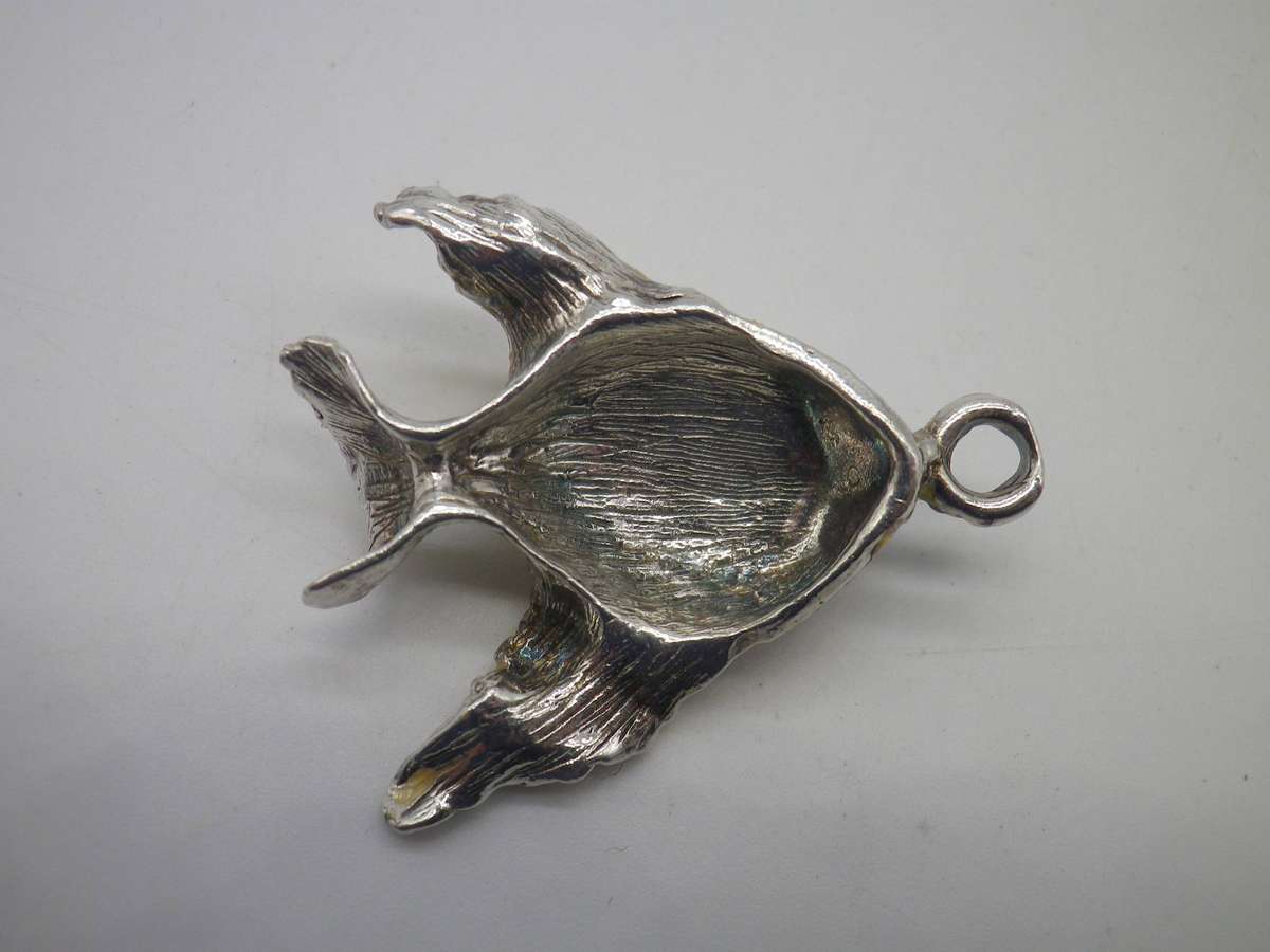 Unusual Sterling Silver & Enamel Vintage Fish Pendant. 3.5x3cm. 7.16g