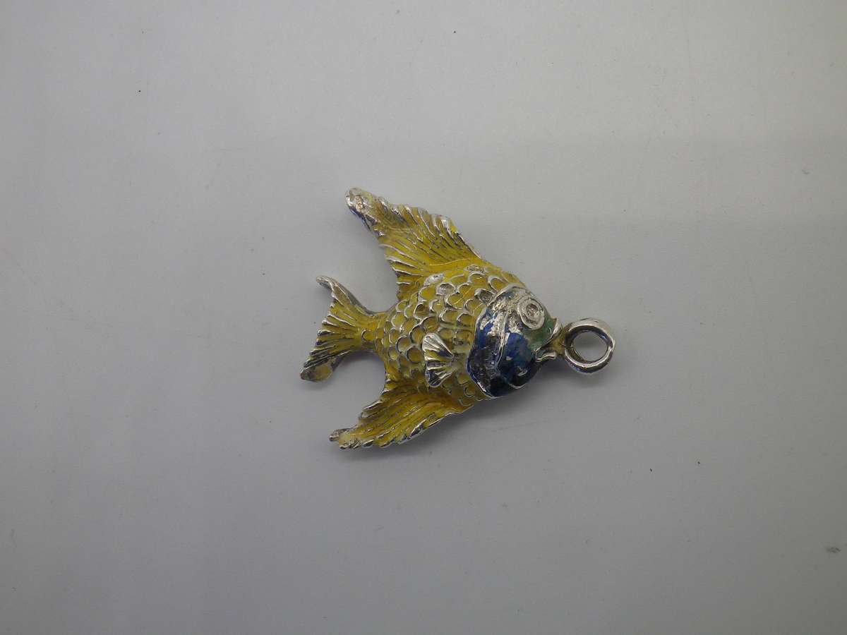 Unusual Sterling Silver & Enamel Vintage Fish Pendant. 3.5x3cm. 7.16g