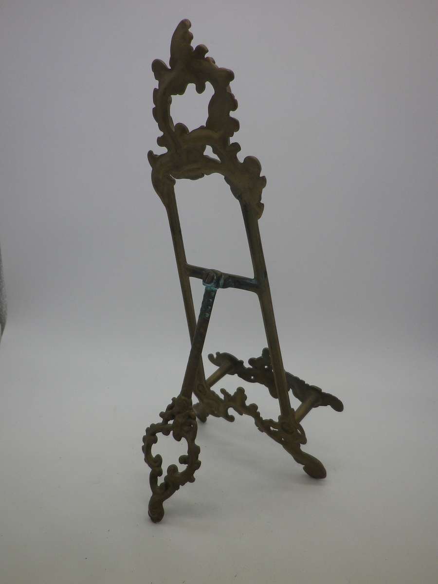 VINTAGE BRASS  STANDING PICTURE EASEL. 24cm