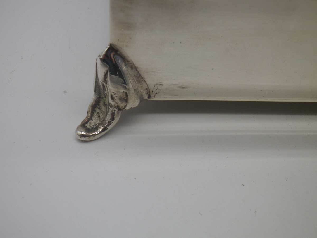 Beautiful Vintage Silver Plated cigarette or jewelery box. Footed. 19.5x10x5.5cm
