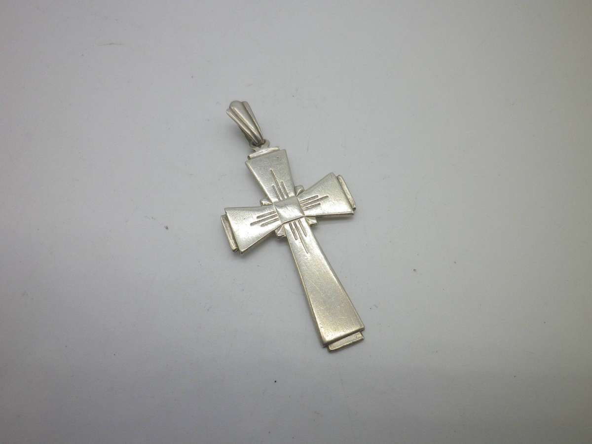 Beautiful Hallmarked Sterling Silver Cross Pendant. Sweden, 1960.  Ge-Kå Smycken 5 x 2.5cm. 3.7g