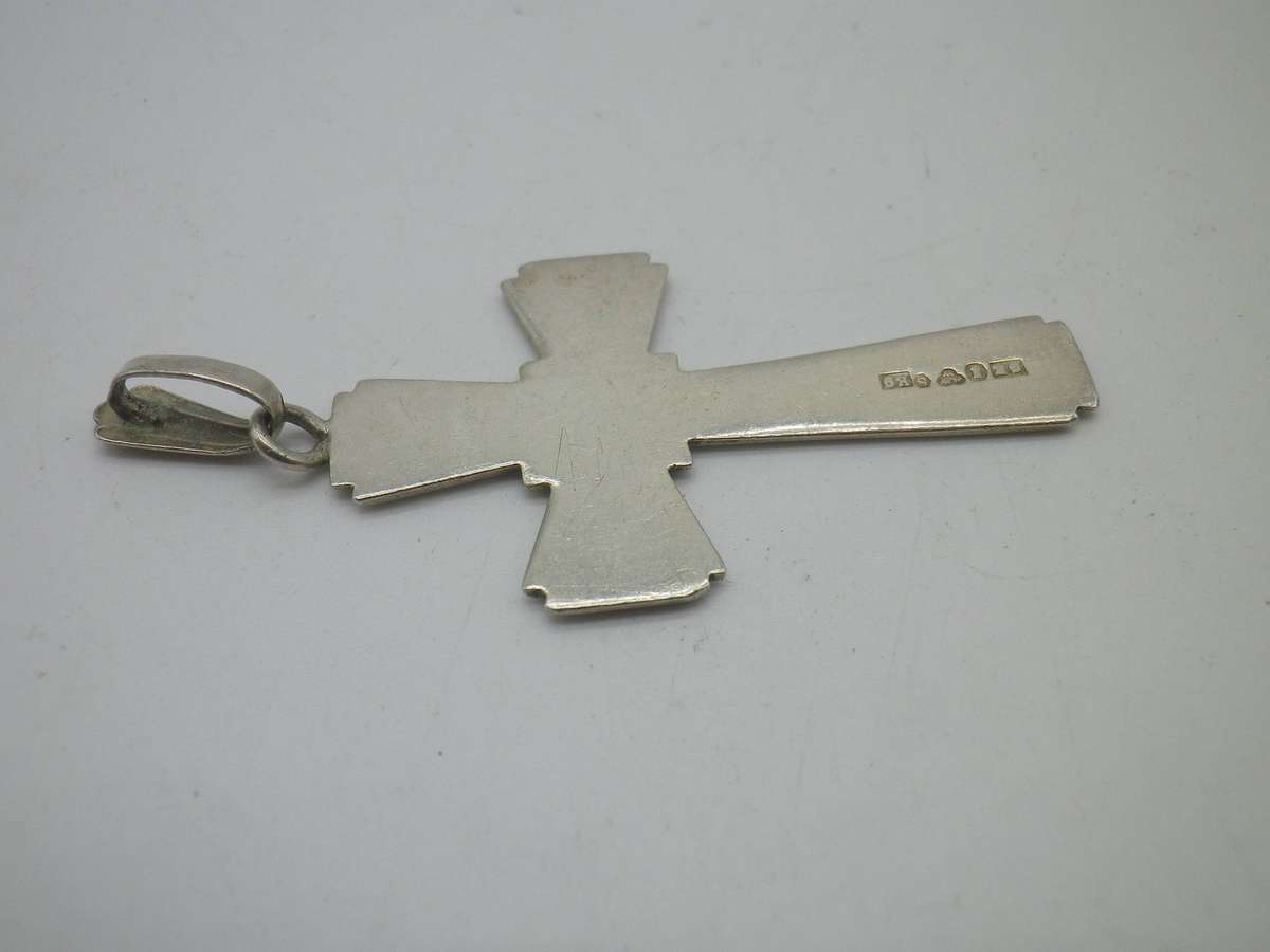 Beautiful Hallmarked Sterling Silver Cross Pendant. Sweden, 1960.  Ge-Kå Smycken 5 x 2.5cm. 3.7g