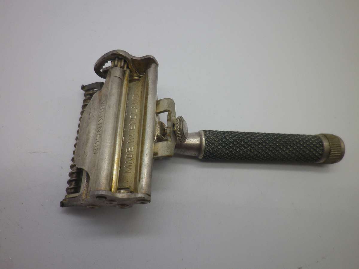 WILKINSON SWORD  VINTAGE RAZOR. ORIGINAL Wooden Box with 3 hollow ground blades