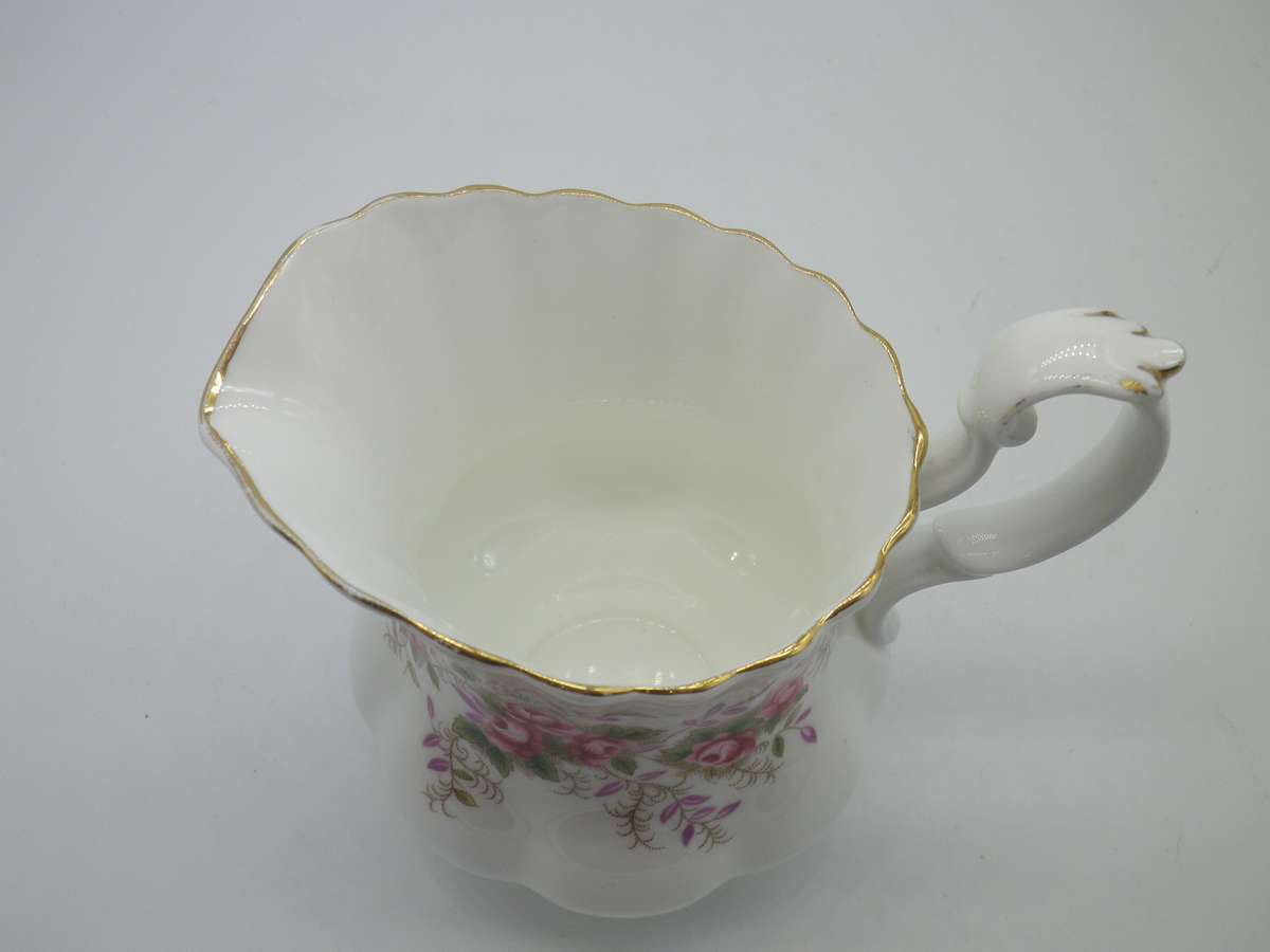 ROYAL ALBERT "Lavender Rose"  MILK JUG