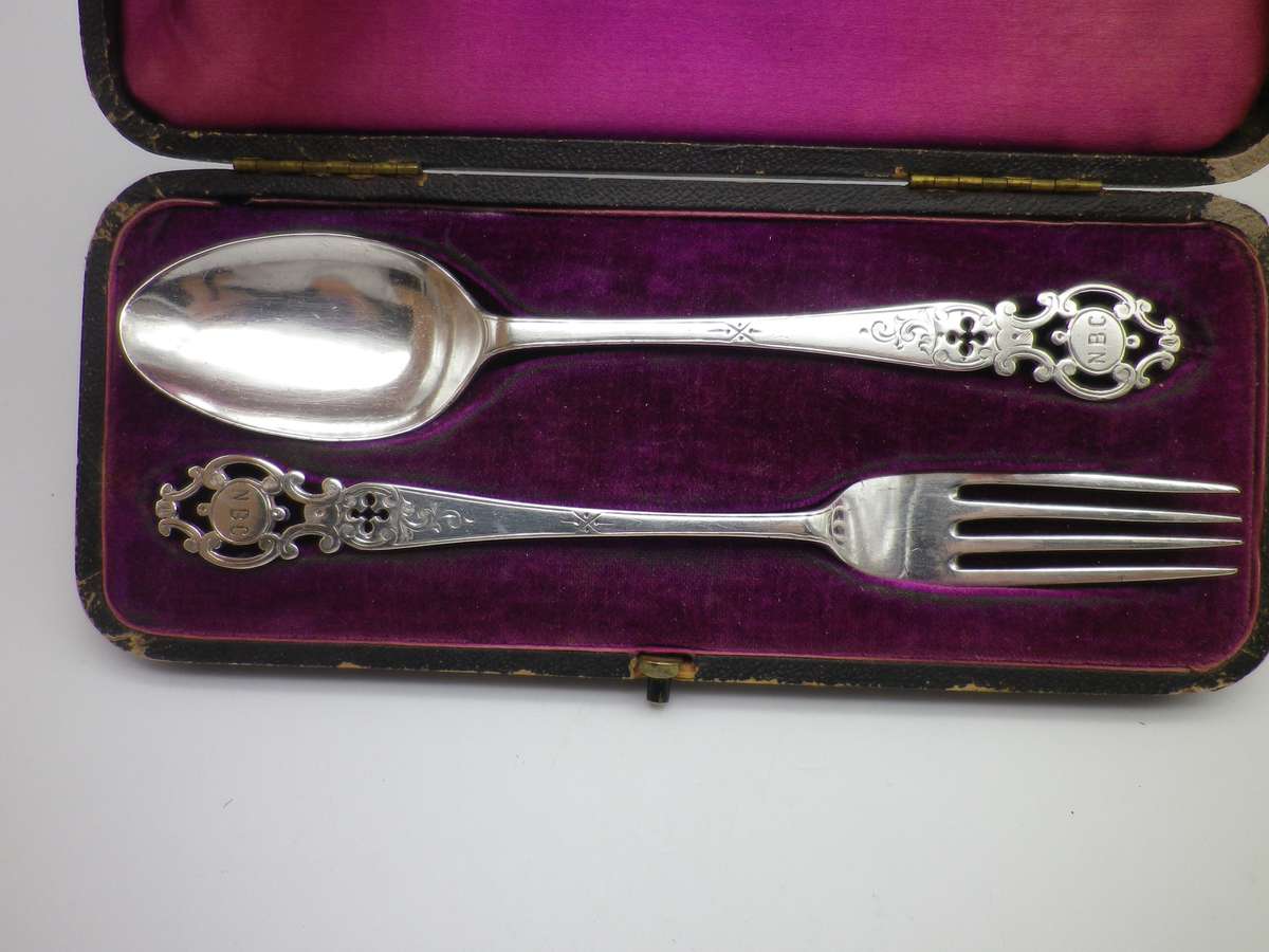 Antique WALKER & HALL Boxed Sterling Silver FORK & SPOON Christening set. Sheffield 1912. 56g