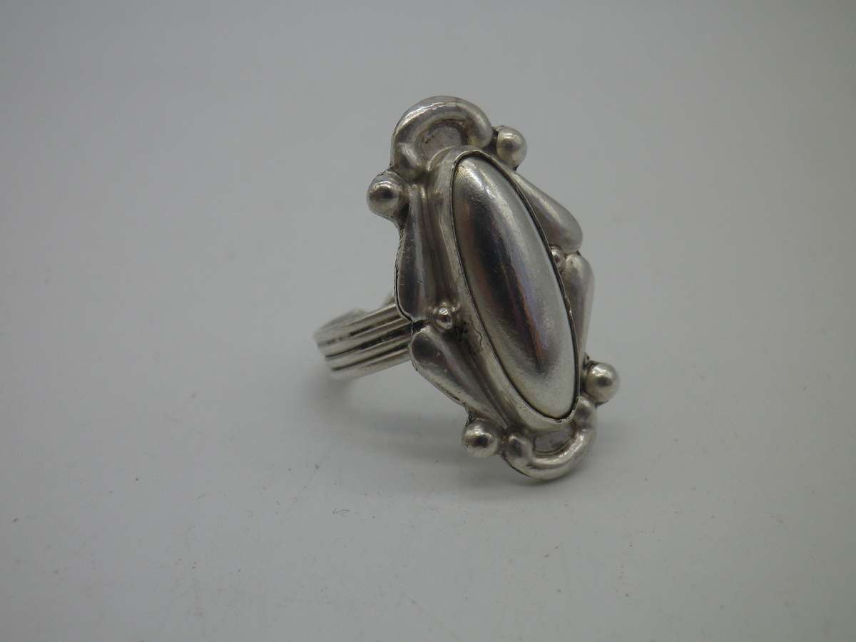 Sterling Silver vintage ring. Size O - but adjustable 7.67 grams