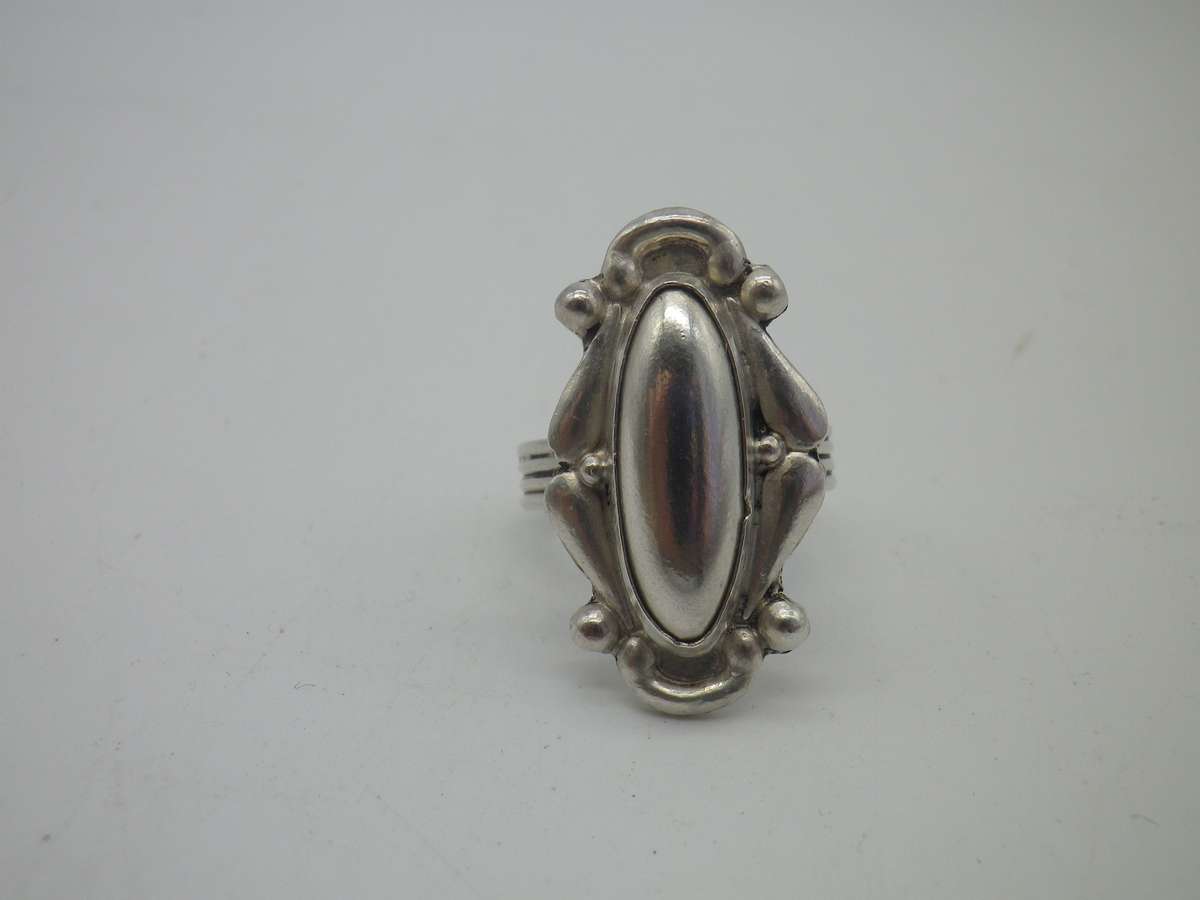 Sterling Silver vintage ring. Size O - but adjustable 7.67 grams