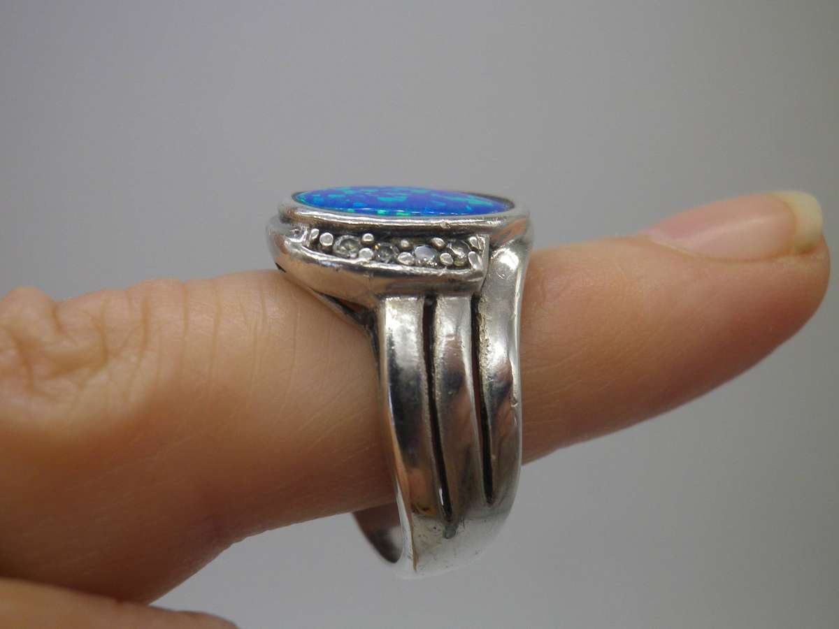 Quality Designer Mexican Sterling silver & lab created Blue Opal ring. Size: N. 6.4g