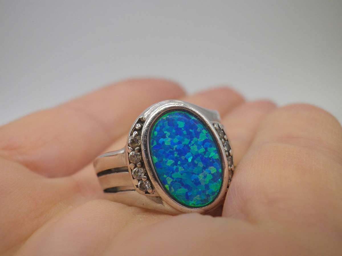 Quality Designer Mexican Sterling silver & lab created Blue Opal ring. Size: N. 6.4g
