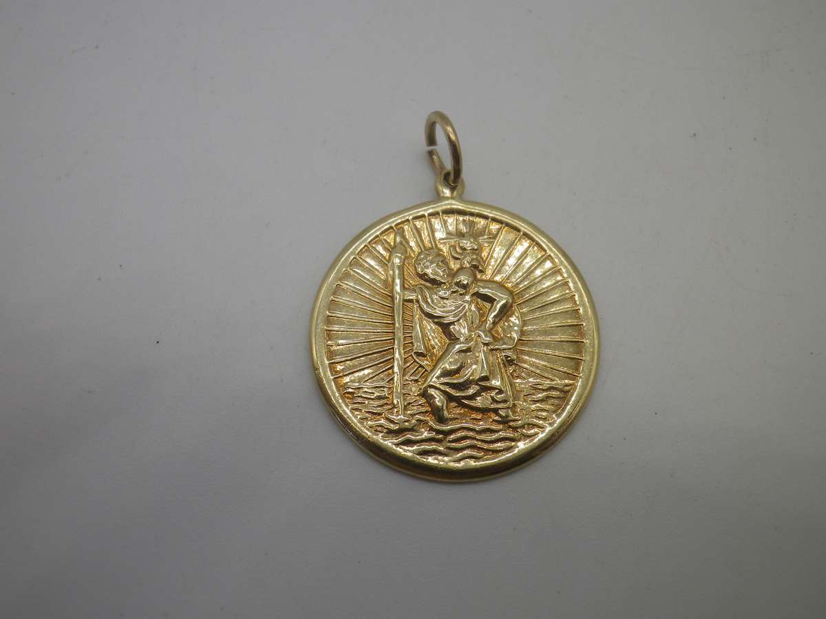 Vintage 9ct Yellow Gold Designer OBLO Beautiful St Christopher pendant. 12mm. 3.71g