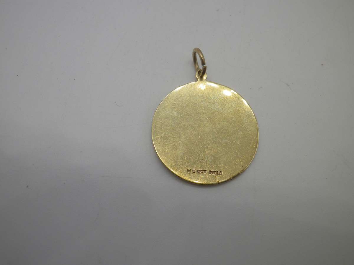 Vintage 9ct Yellow Gold Designer OBLO Beautiful St Christopher pendant. 12mm. 3.71g