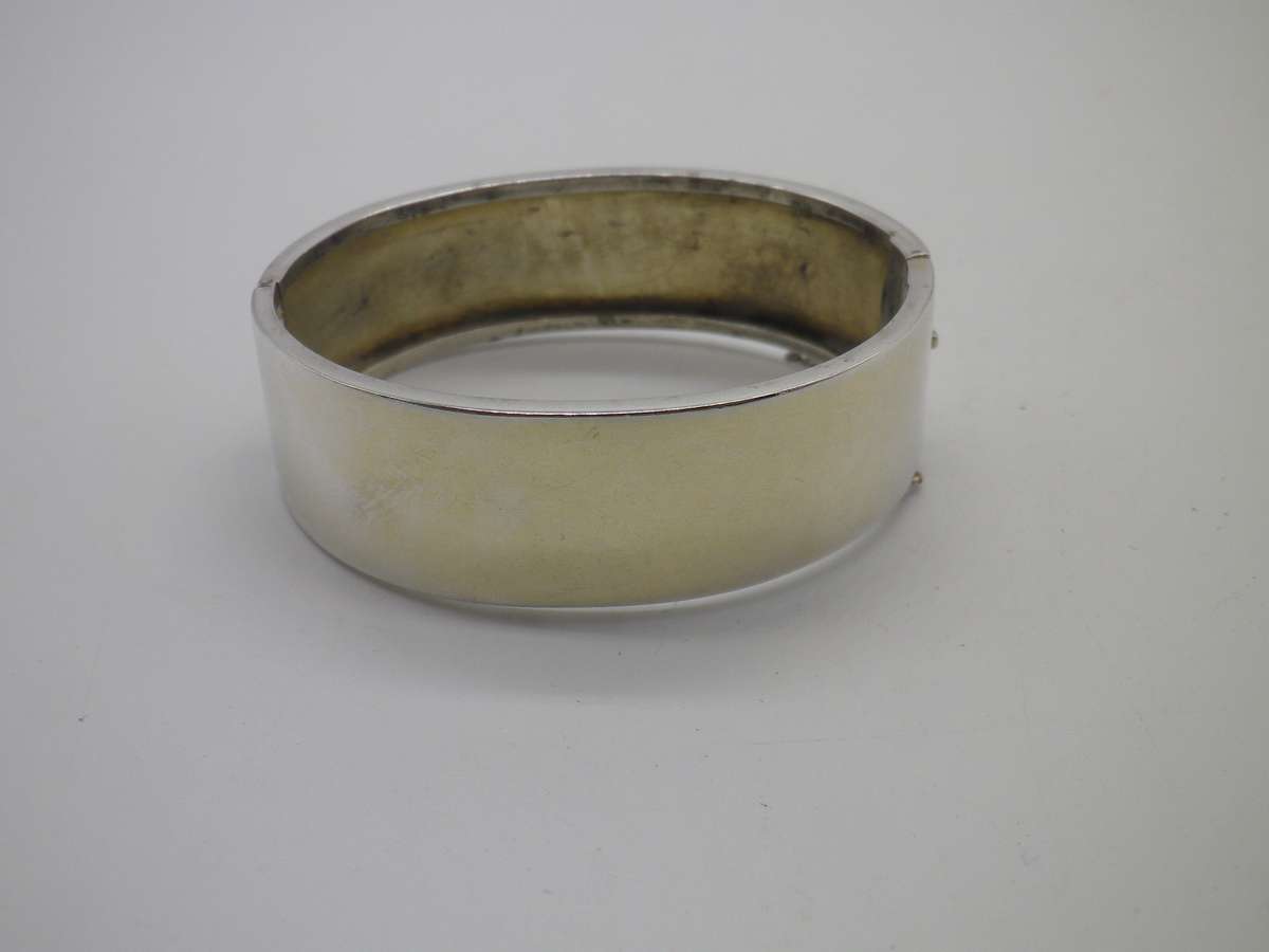 VICTORIAN c1880S STERLING SILVER CLIP BANGLE. LION OF JUDAH & 4 ANGELS 20.9g