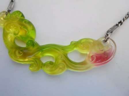 CHINESE CRYSTAL "BACKWARD GLANCE AT CLEAR CLOUDS PHOENIX" PENDANT & SILVER CHAIN. 2014 LIULI