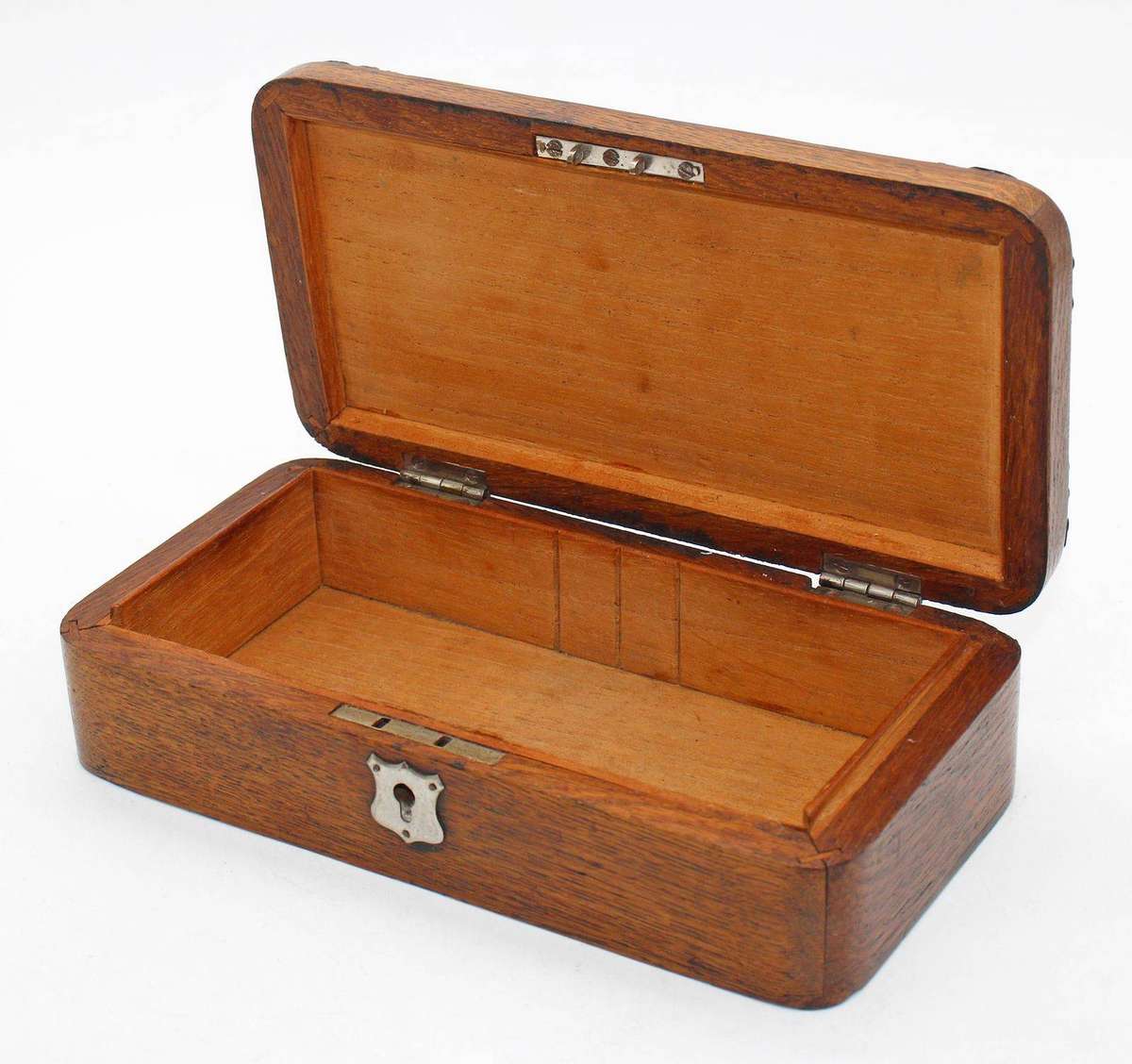 Antique Oak Silver Mounted Cigarette Box, Walker & Hall, Sheffield 1910. 21.5cm