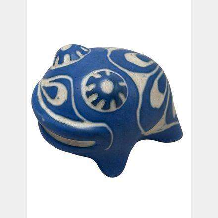 Rare PABLO ZABAL, Chile blue and white folk art ceramic FROG. 8 x 6 x 6cm